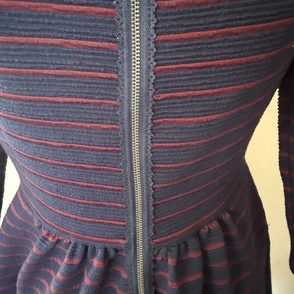 Maeve Anthropologie Brenna Navy Blue Red Maroon Textured Striped Dress Size 4 - Picture 4 of 6
